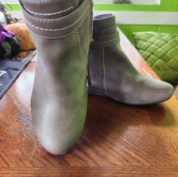 Womens nwot ankle boot - Picture 2 of 10